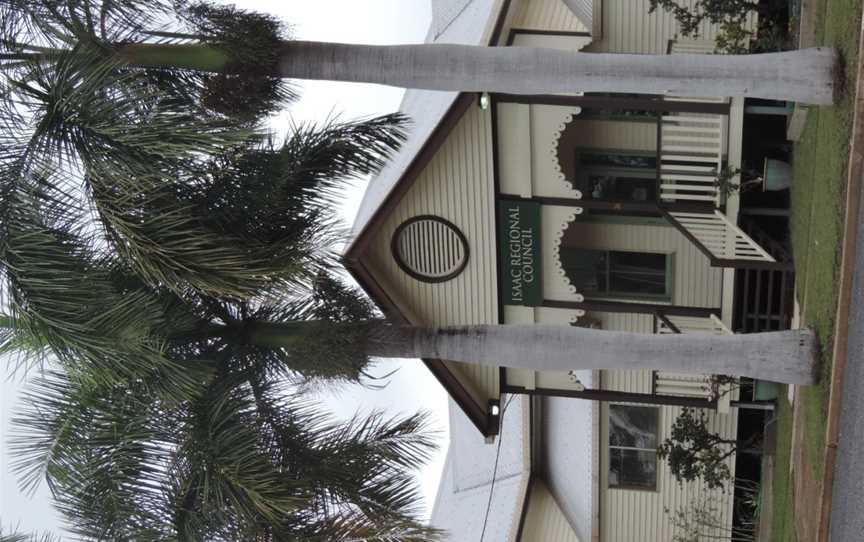 Closeup Cformer Broadsound Shire Council Chambers Cnowofficesofthe Isaac Regional Council CSt Lawrence C2016