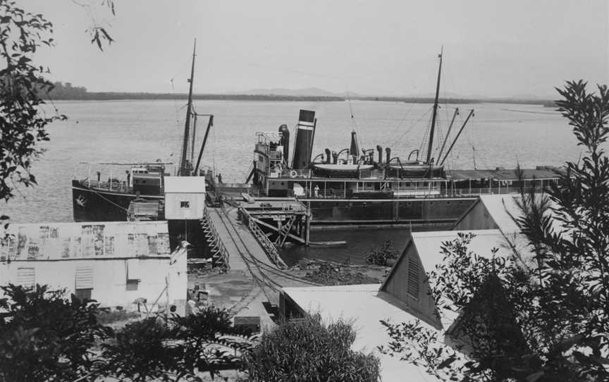 State Lib Qld187608 Steamship Kurandamooredat Mourilyan Harbour Wharf Cca.1914