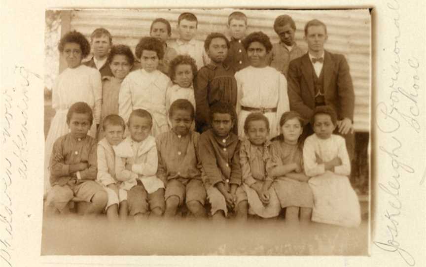 Queensland State Archives3530 Childrenattending Joskeleigh Provisional Schoolc1915.png