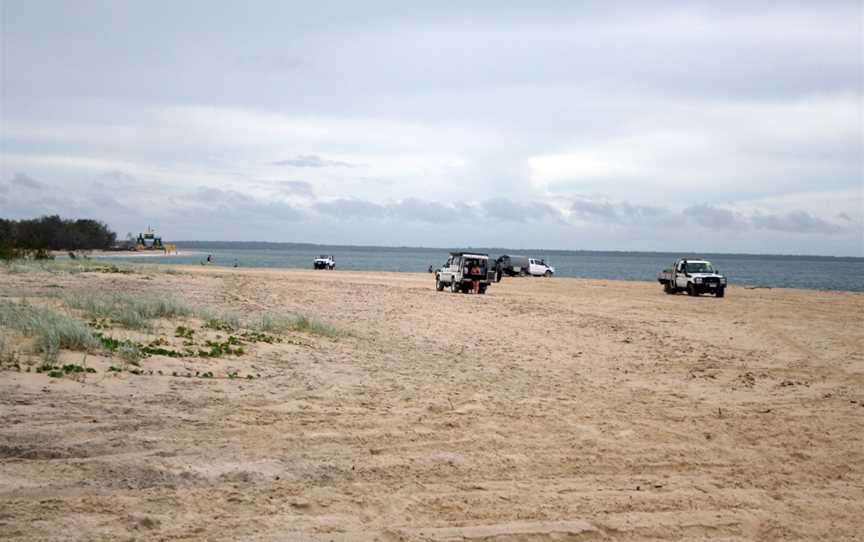 4WDs at Inskip Point, 2009.jpg