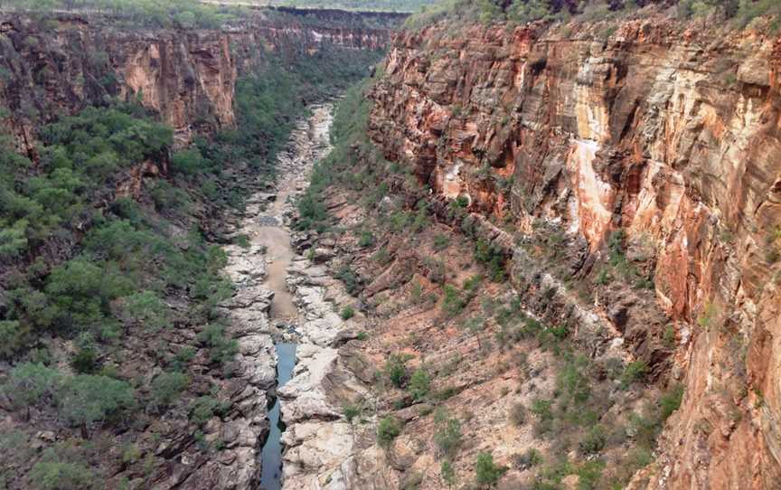 Porcupine Gorge lookout, Queensland.JPG