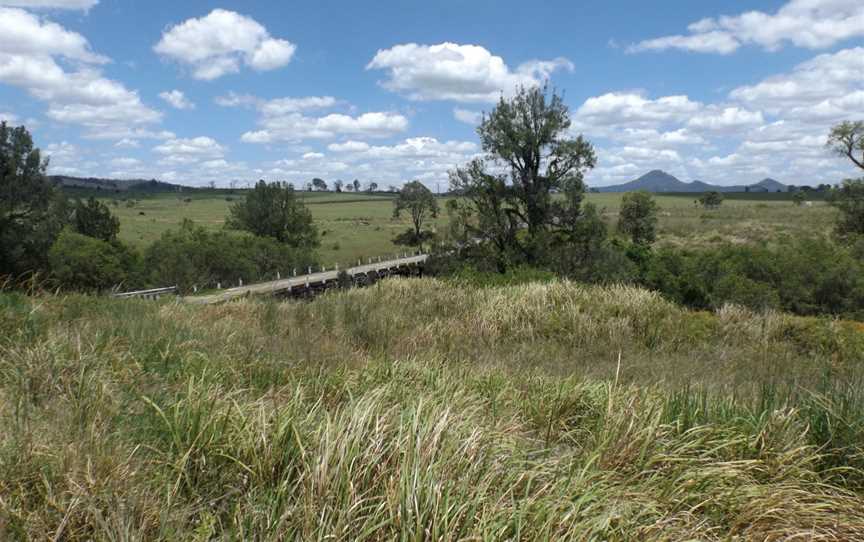 Closed road bridge over Teviot Brook at Kagaru, Queensland.jpg