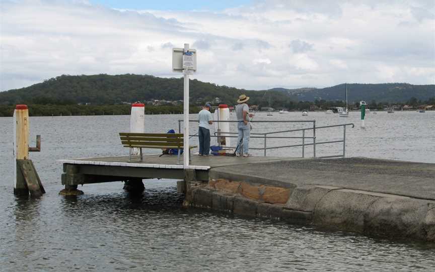 Central Wharf Davistown Australia.jpg