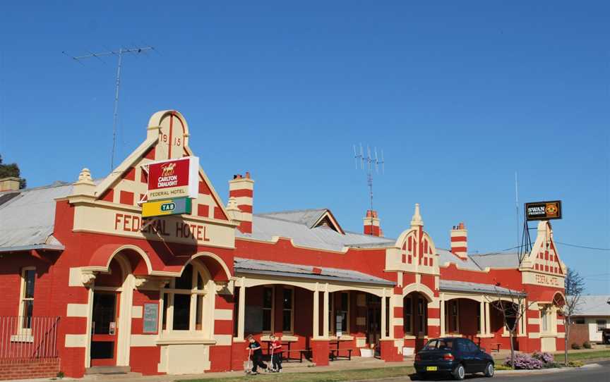 Berrigan Federal Hotel2