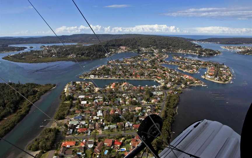 St Huberts Island from the air - panoramio.jpg