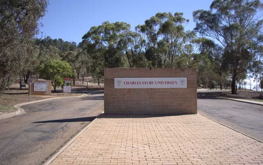 CSUWaggaEntrance.jpg