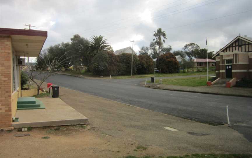 McMahon Street in Galong.jpg