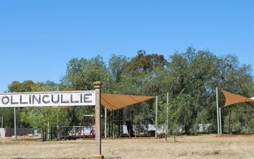 Collingullie Park& Sign