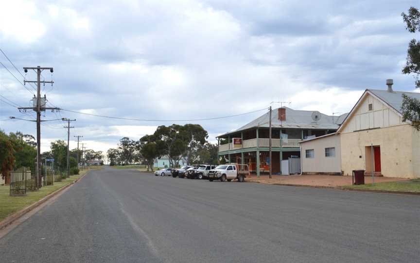 Fifield Main Street 002.JPG