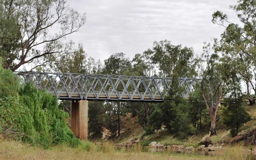 GinGinMacquarieRiverBridge.JPG