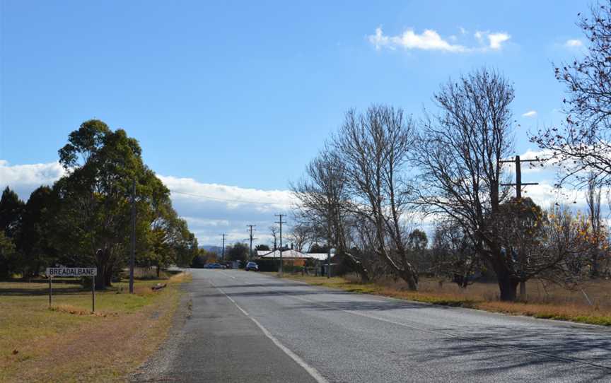 Breadalbane Town Entry Sign B.JPG