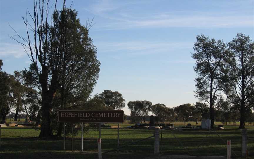 HopefieldCemetery.JPG