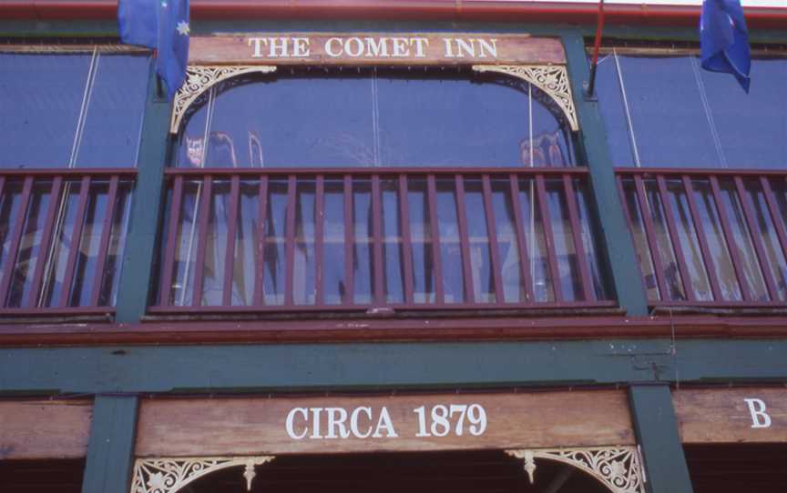 (1) Comet Inn