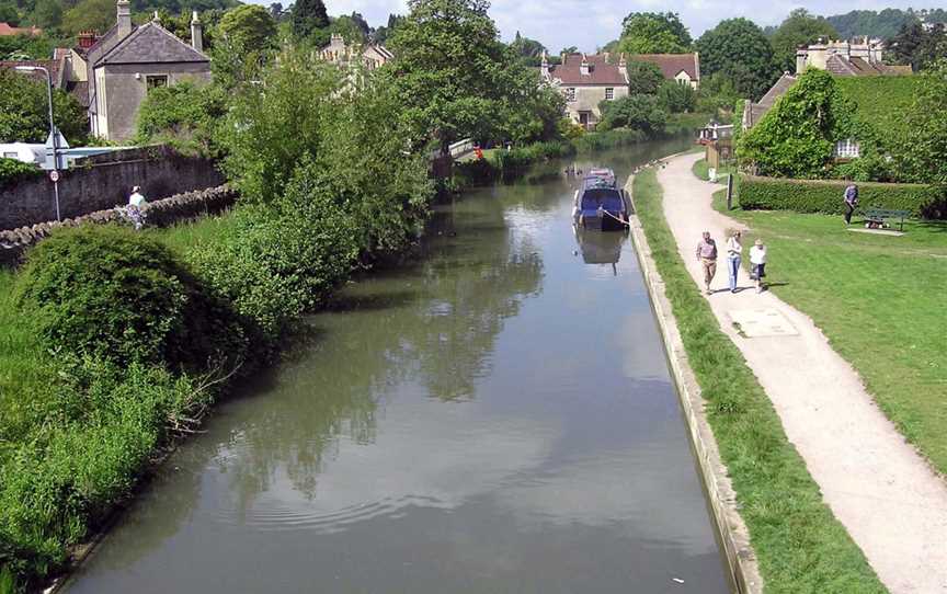 Canal.at.bathampton.arp