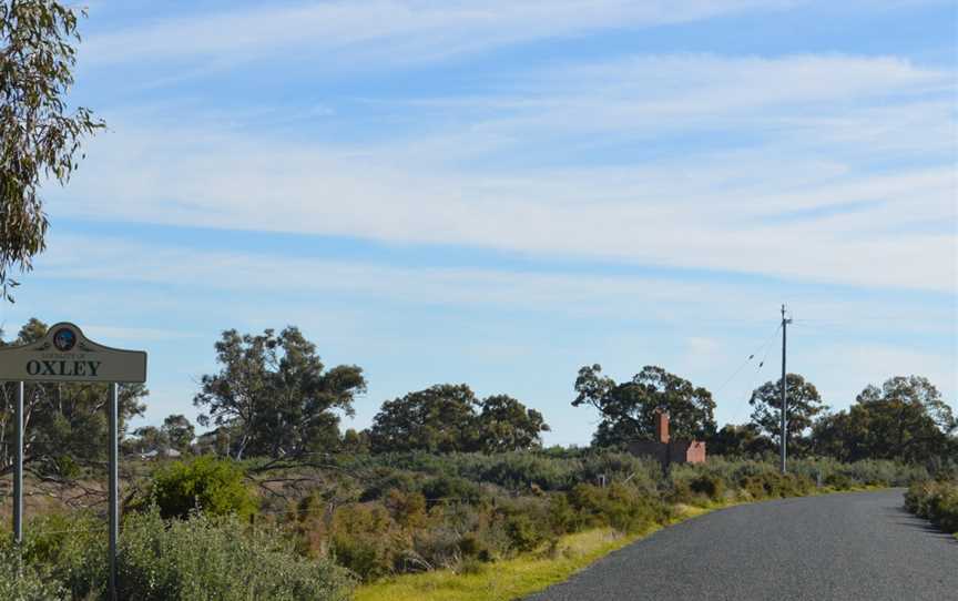 Oxley NSW Town Entry Sign.JPG