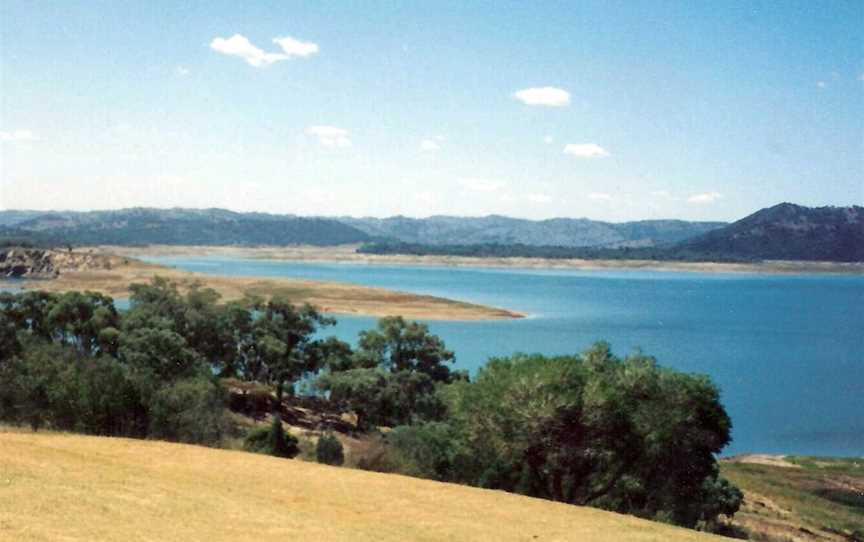 Lake Burrendong.jpg