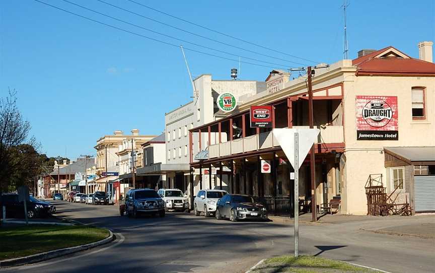 Hotel and Main Street, Jamestown (20646391434).jpg