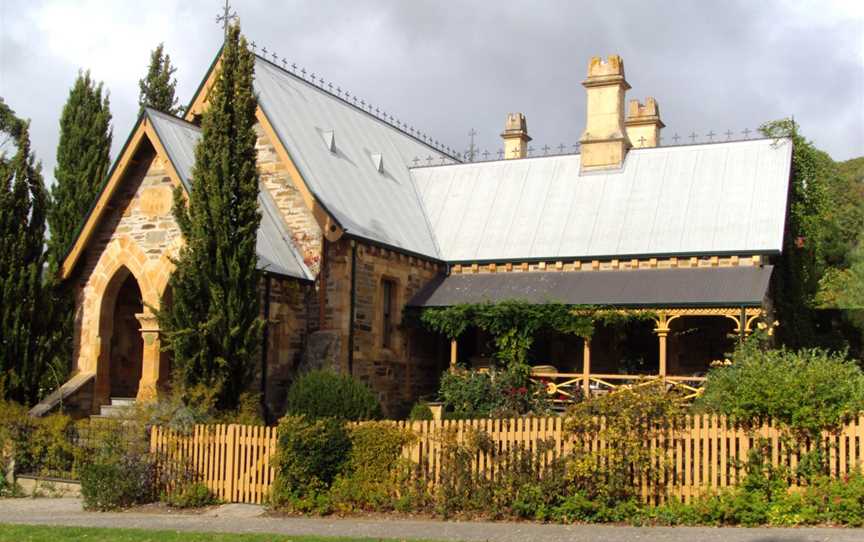 1868 Gothic Police Station and Court House in Clarendon.jpg