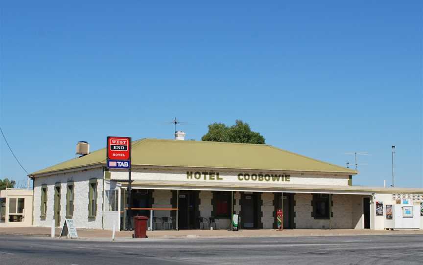 CoobowieHotel.JPG