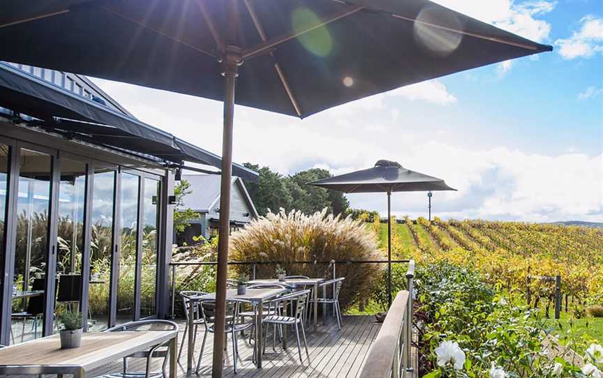 Toms Cap Vineyard, Wineries in Willung South