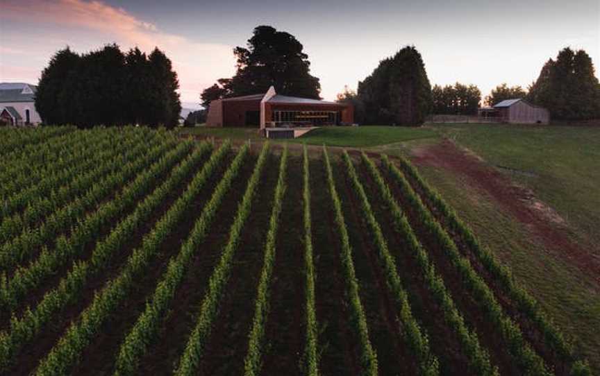 Clover Hill, Wineries in Lebrina