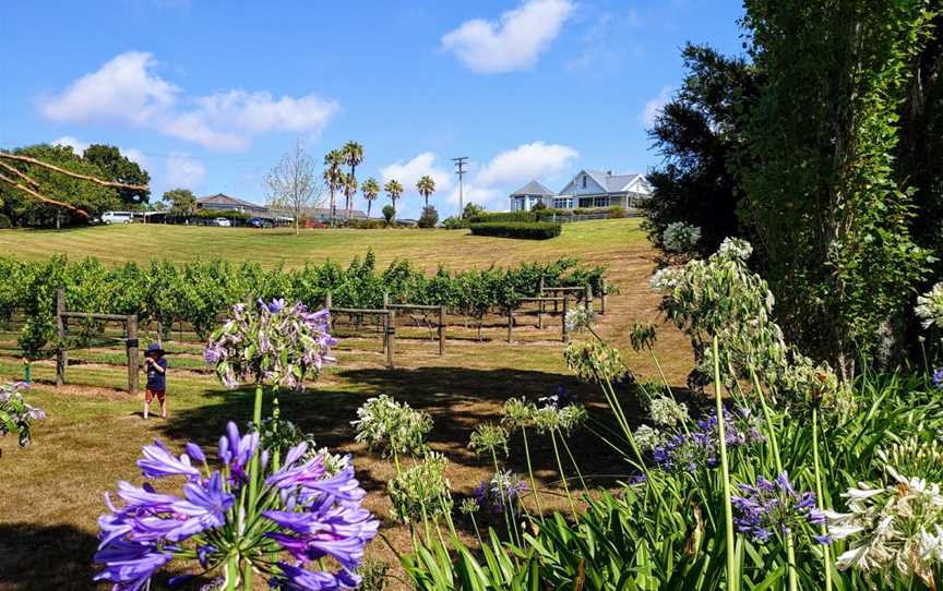 The Hunting Lodge winery, Waimauku, New Zealand