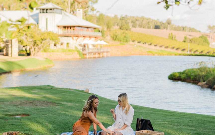 Enjoy a picnic at Millbrook Winery