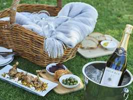 Vineyard Picnic at Clairault Streicker