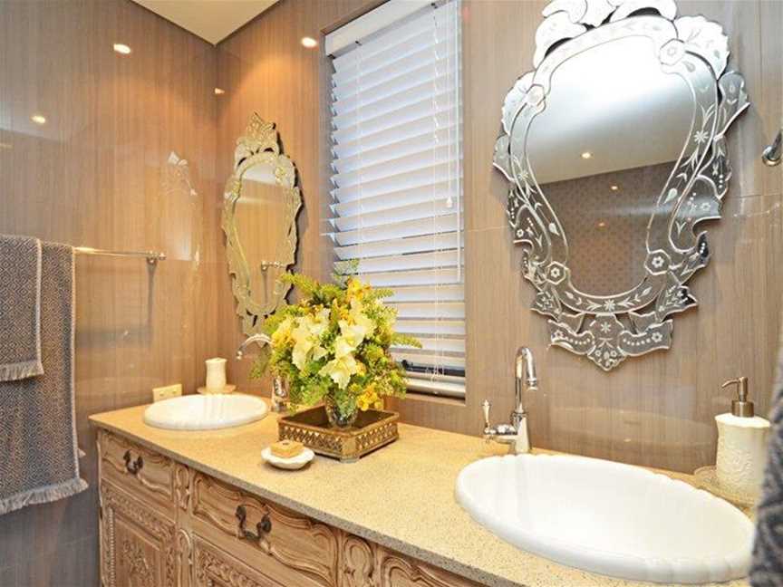 Vanity in ensuite