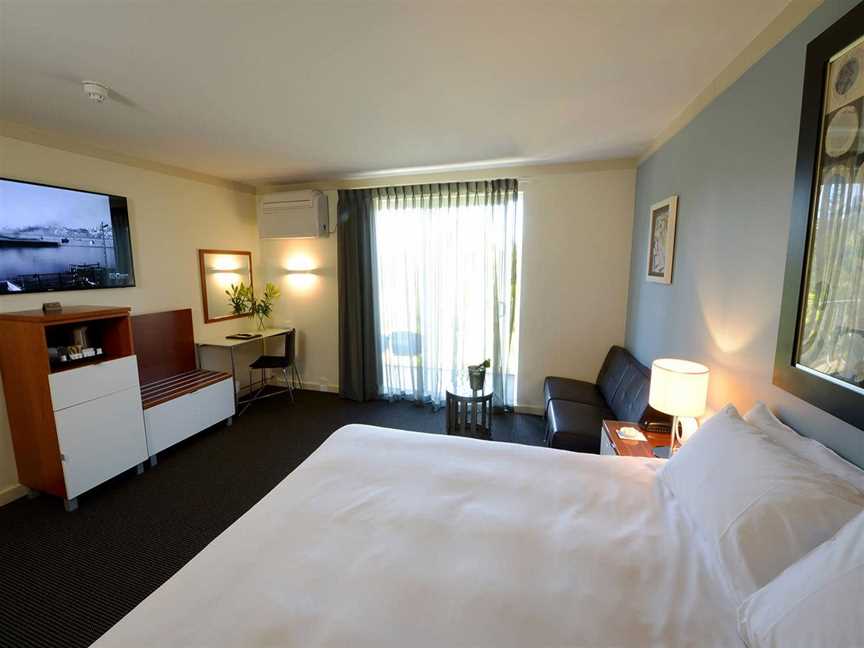 Sullivans Hotel, Accommodation in perth