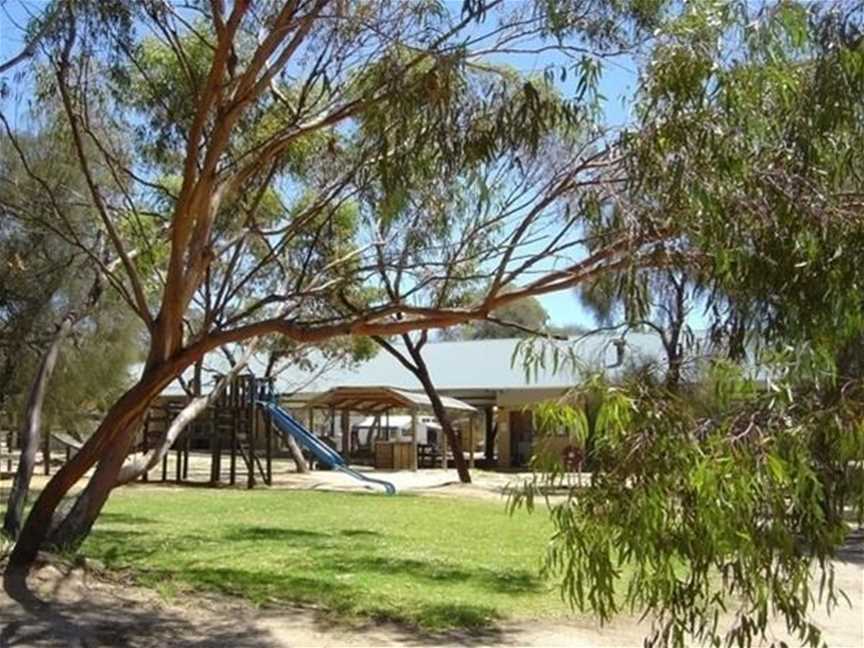 Wave Rock Cabins & Caravan Park, Accommodation in Hyden