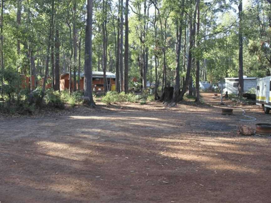 Dwellingup Chalets & Caravan Park, Accommodation in Dwellingup