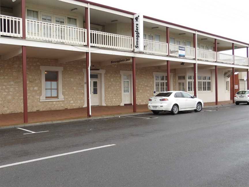 Smugglers Inn Studio Apartments, Victor Harbor, SA