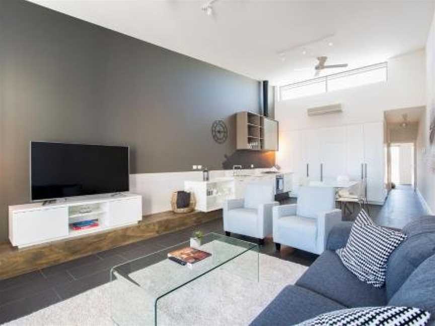 Magnificent Apartment + FREE car park near CBD, Bowden, SA