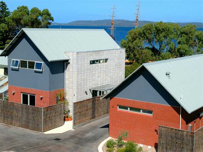 Hanover Bay Studio Apartments, Accommodation in Albany