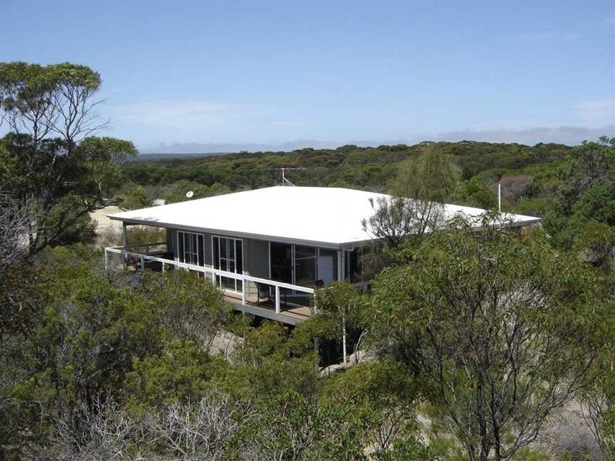 Lantauanan - The Lookout and Island Beach Haven House, Island Beach, SA