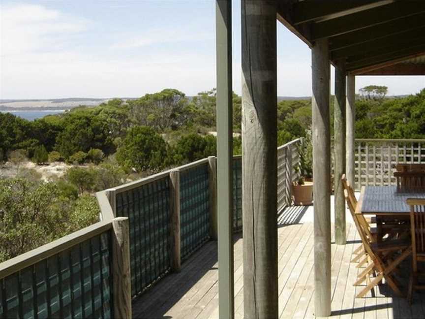 Lantauanan - The Lookout and Island Beach Haven House, Island Beach, SA