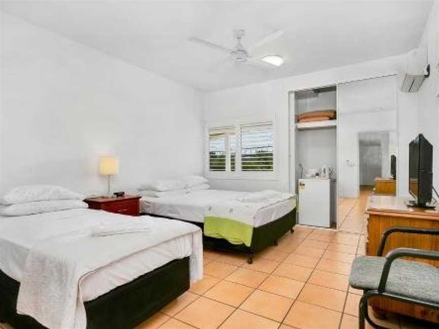 Cairns Reef Apartments & Motel, Woree, QLD