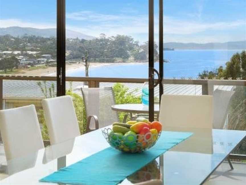 Self Contained Beach View Apartment, Blackmans Bay, TAS