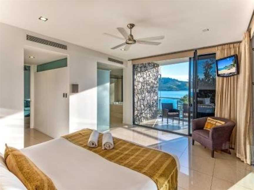 Edge 2 Ocean Front Luxury 3 Bedroom Split Level Spacious With Sofa Bed + Buggy, Whitsundays, QLD