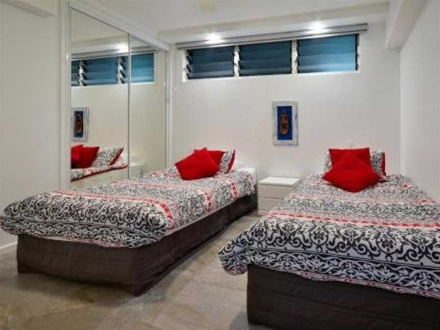 POINCIANA 101 HAMILTON ISLAND CENTRALLY LOCATED 3 BEDROOM, plus BUGGY!!, Whitsundays, QLD