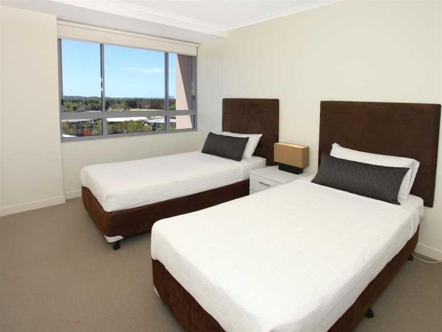 Signature Waterfront Apartments, Merrimac, QLD