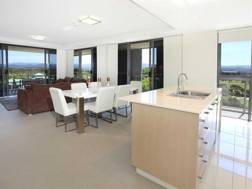 Signature Waterfront Apartments, Merrimac, QLD