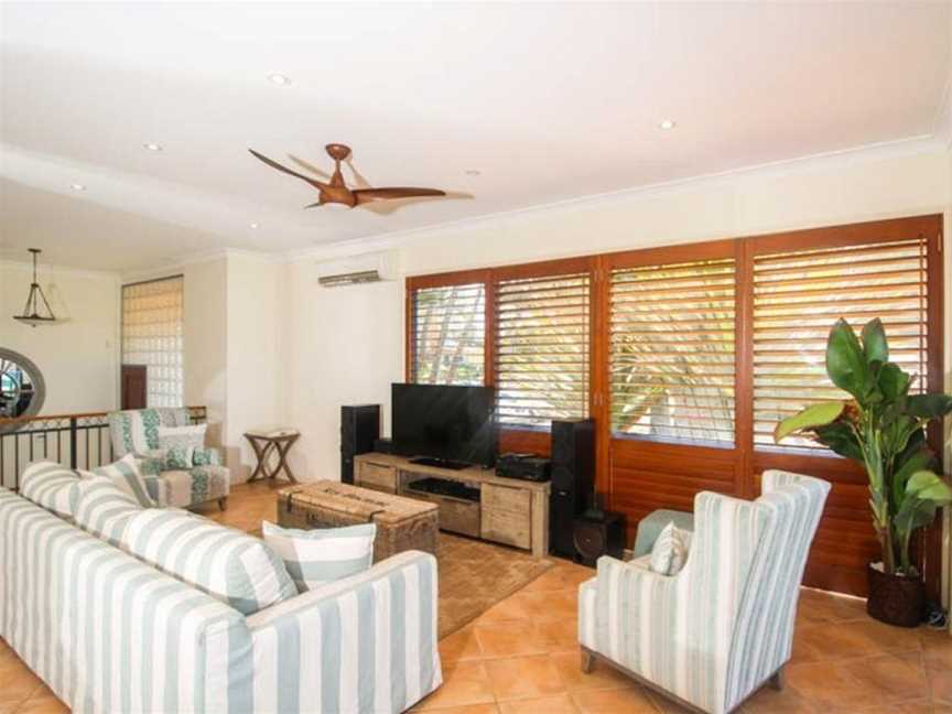 Waterfront Belle Beach House, Broadbeach Waters, QLD