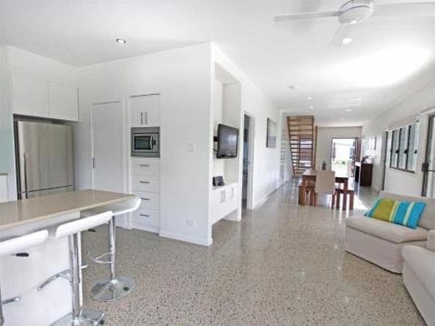 15 Wave Crescent Mount Coolum - Pet Friendly, WIFI, Foxtel, Linen Included, Mount Coolum, QLD