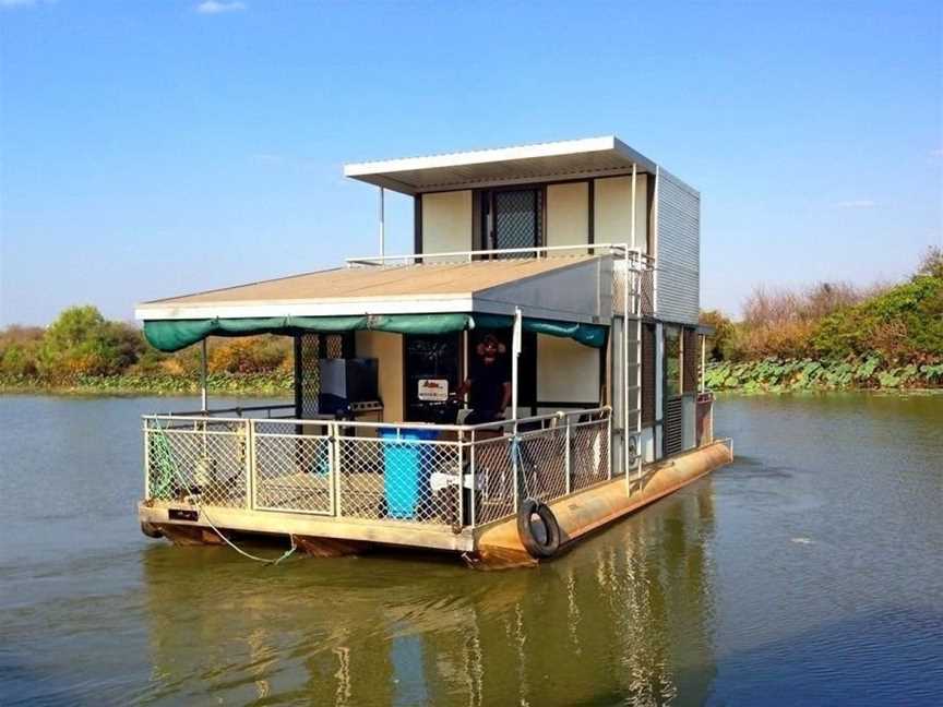 Corroboree Houseboats, Accommodation in Marrakai