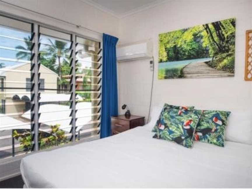 Port Douglas tropical apartments, Port Douglas, QLD