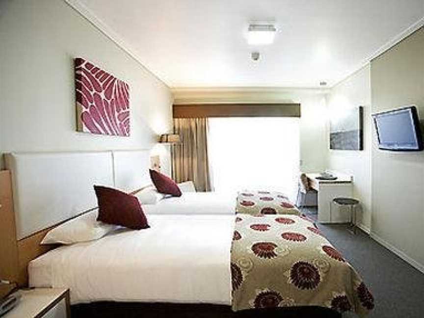 Grand Hotel and Apartments Townsville, Accommodation in South Townsville