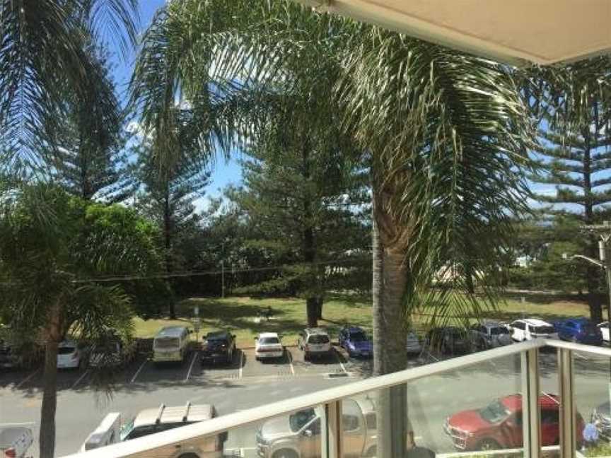 Pacific Regis Beachfront Holiday Apartments, Burleigh Heads, QLD