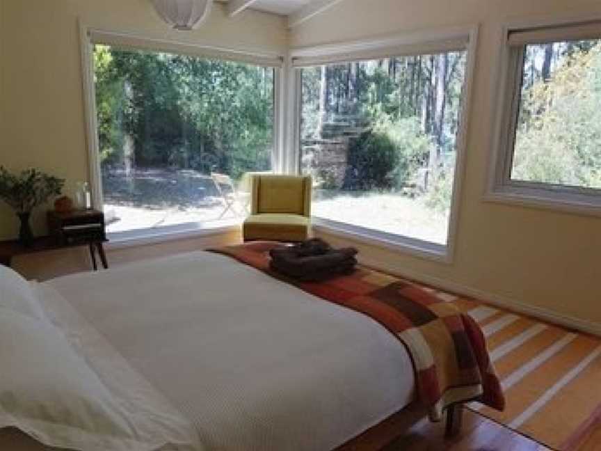 Eaglehawk Rainforest Retreat, Accommodation in Eaglehawk Neck